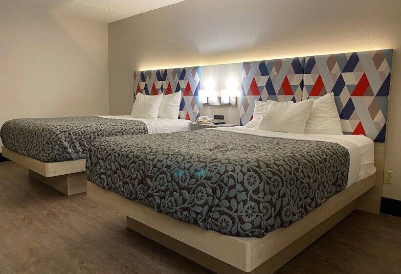 Люкс, Days Inn & Suites By Wyndham Peachtree Corners Norcross