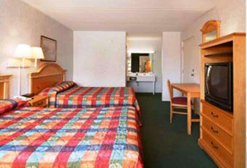 Номер Deluxe, Days Inn By Wyndham Seneca Clemson