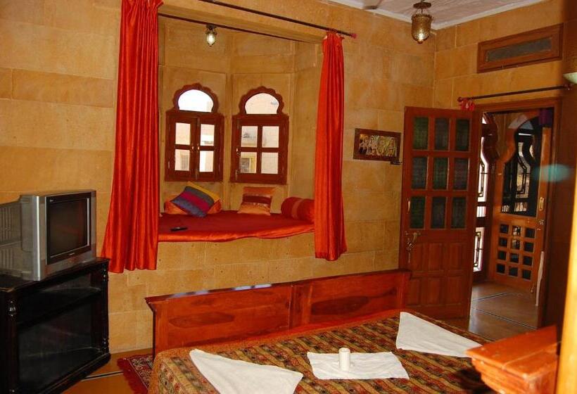디럭스 룸, Pol Haveli Jaisalmer