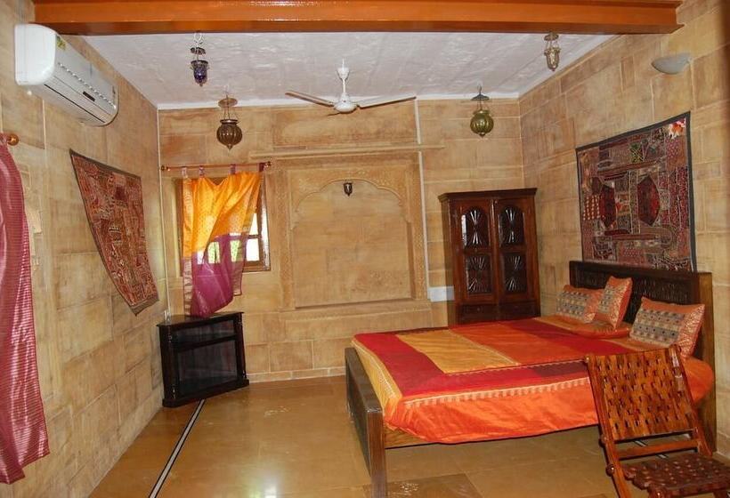 디럭스 룸, Pol Haveli Jaisalmer