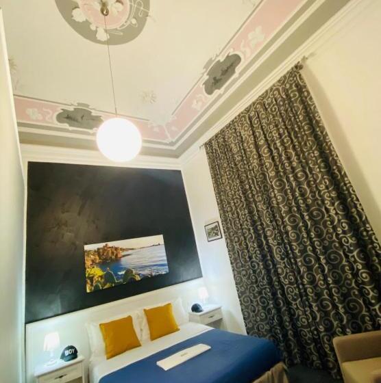 اتاق لوکس با بالکن و چشم‌انداز دریا, B&b I Puritani