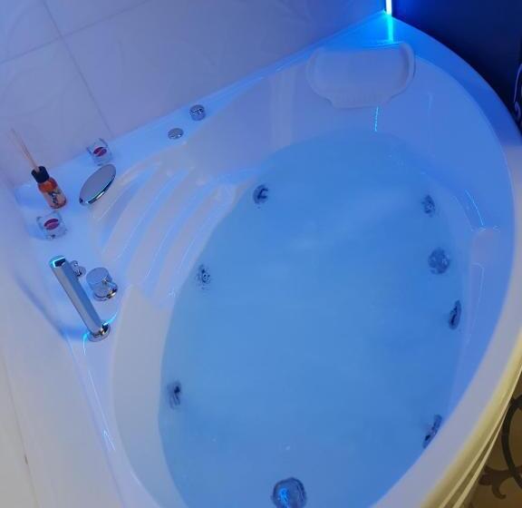 اتاق استاندارد با وان آب گرم, B&b I Puritani