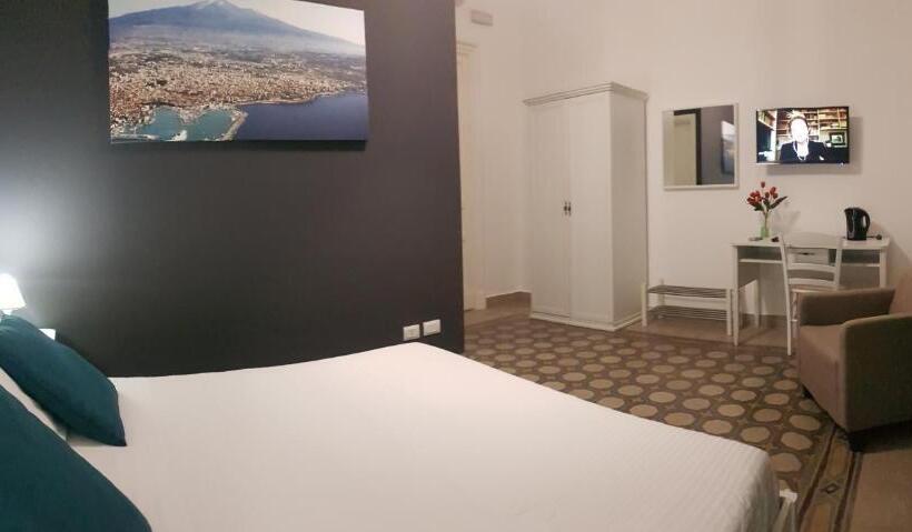 اتاق لوکس با چشم‌انداز دریا, B&b I Puritani