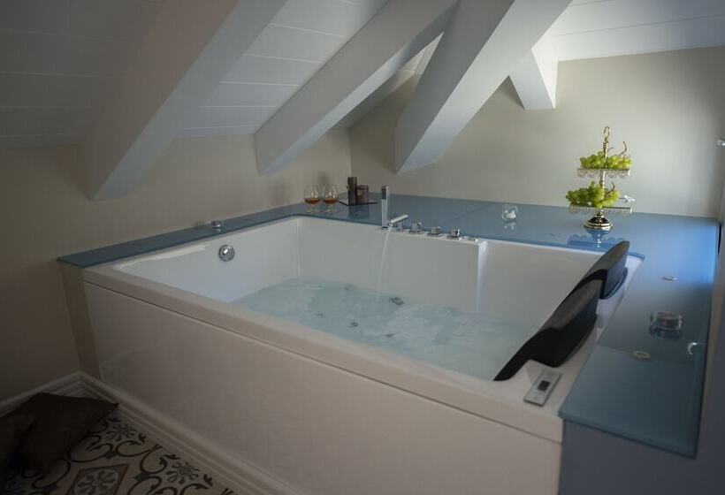 Полулюкс, Sui Generis Tropea Luxury Rooms
