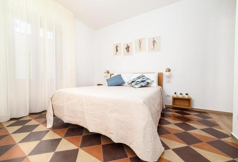 Номер Стандарт с Балконом, Santaló B&b