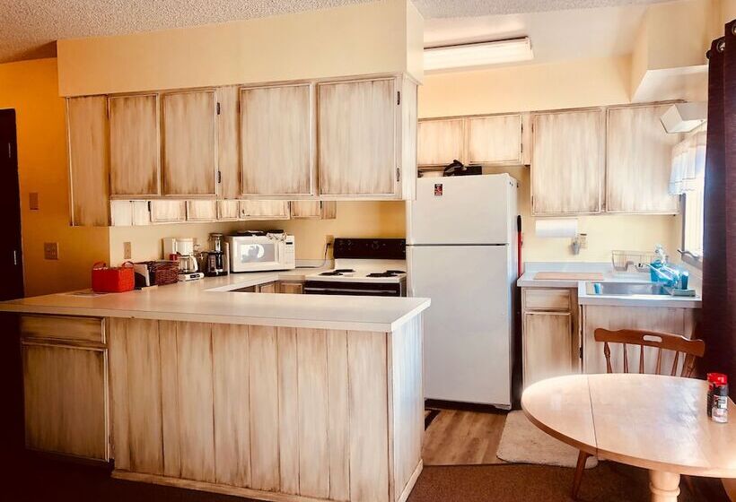 套房, Driftwood Inn