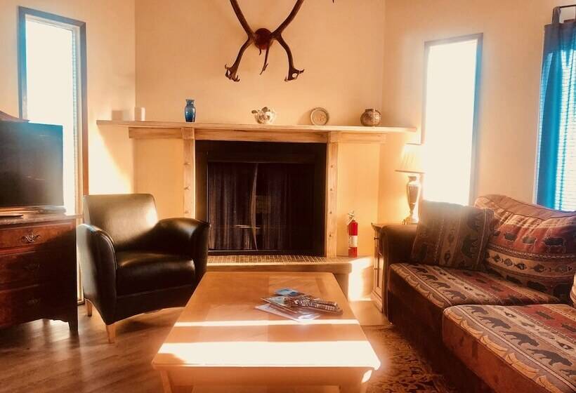 带2个卧室的套房, Driftwood Inn