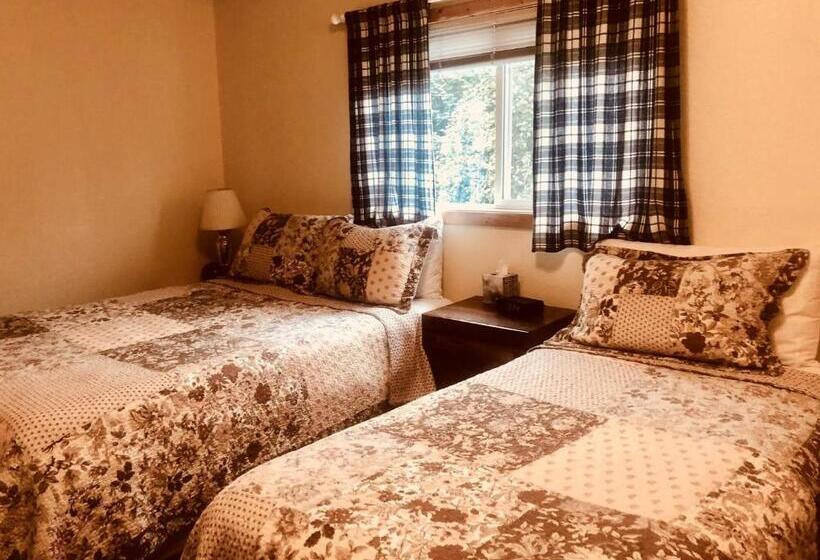 스위트, Driftwood Inn