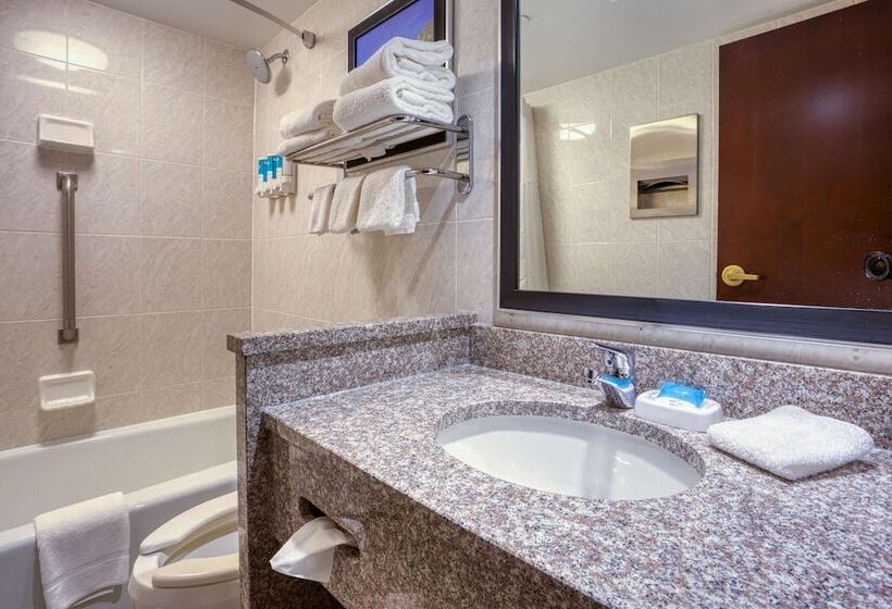 Номер Deluxe, Drury Inn & Suites St. Louis Fairview Heights