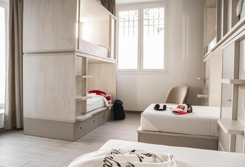 اتاق لوکس خانوادگی, Room00 Salvador Hostel