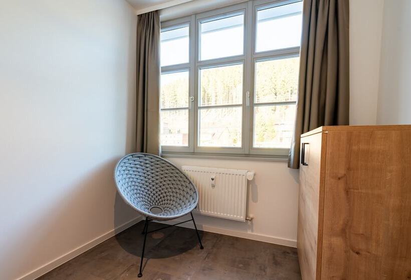 Семейный Номер, Coucou Hotel & Kuckucks Stube