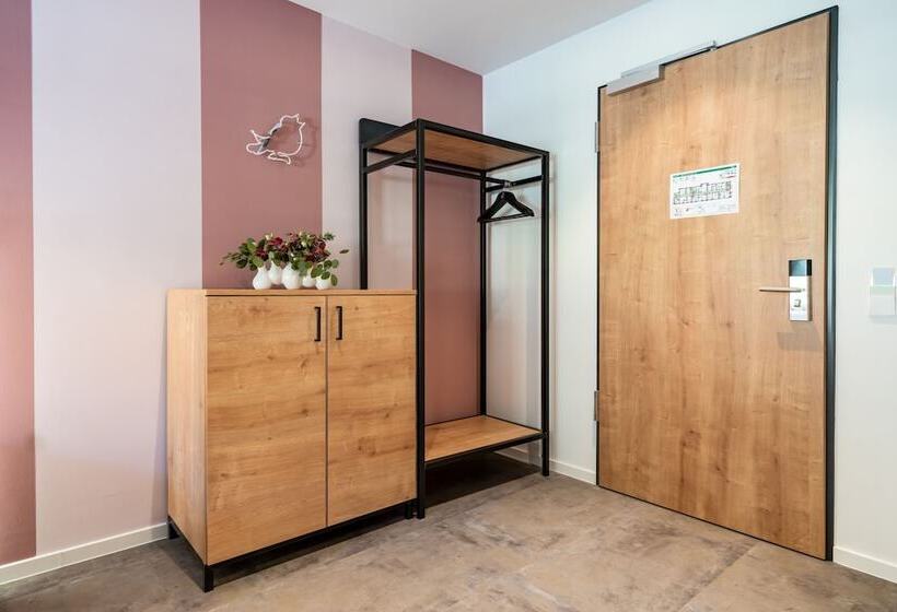 Quarto Familiar, Coucou Hotel & Kuckucks Stube