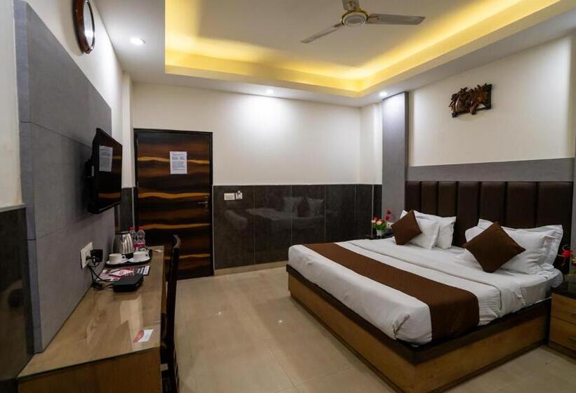 اتاق لوکس, Mahajan International, Delhi Airport