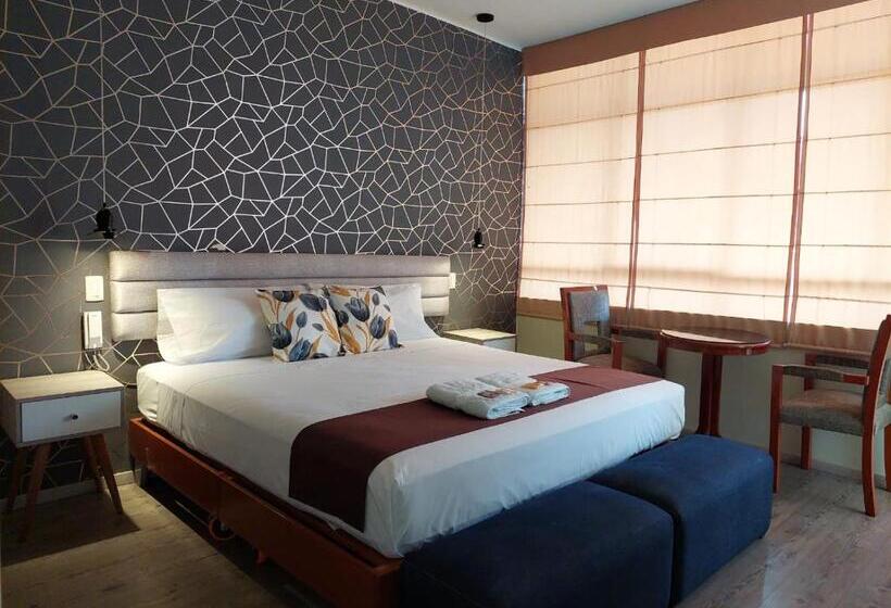 اتاق لوکس با بالکن, Hostal Atenea