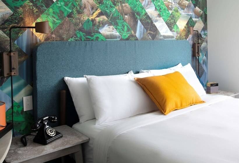 Номер Стандарт Двуспальная Кровать, Canvas Moncton, Tapestry Collection By Hilton