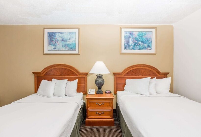 스탠다드 룸 더블 침대 2개, Days Inn By Wyndham West Des Moines   Clive