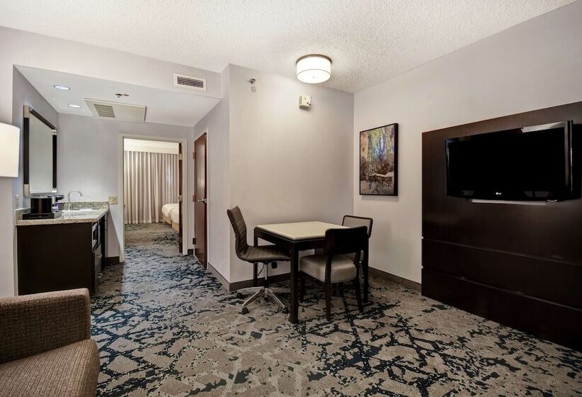 جناح, Embassy Suites Charleston