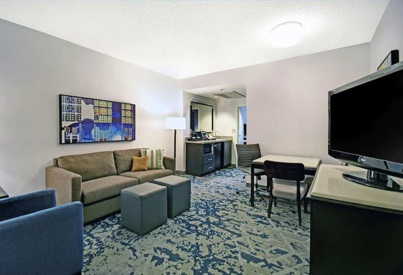 جناح لذوى الاحتياجات الخاصة, Embassy Suites Charleston