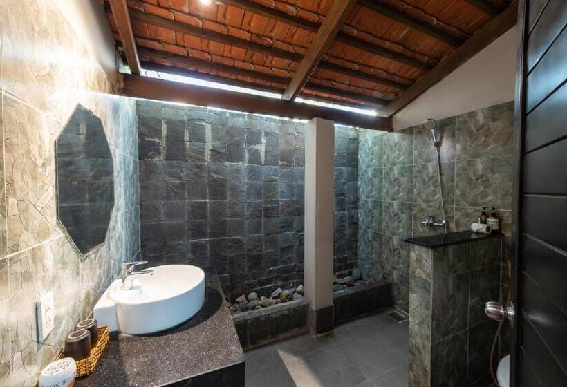 اتاق لوکس با چشم‌انداز استخر, An Nhien Retreat