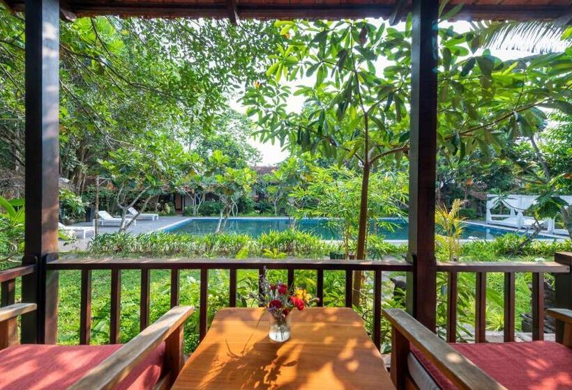 اتاق لوکس با چشم‌انداز استخر, An Nhien Retreat