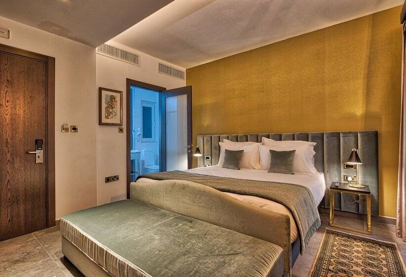 اتاق لوکس با بالکن, Palazzo Rosaria Boutique