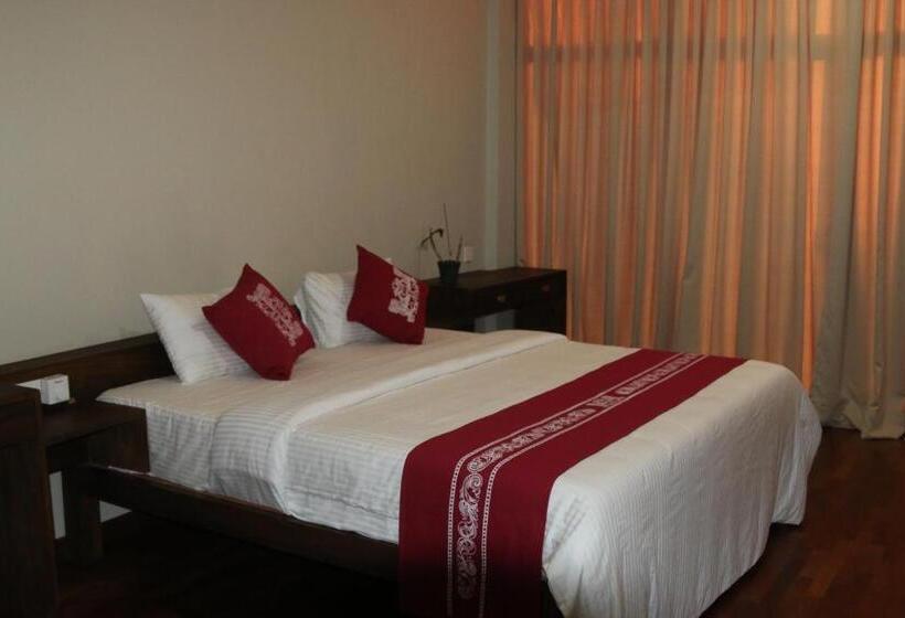 اتاق لوکس با بالکن, Lilara Hills   Diyatalawa