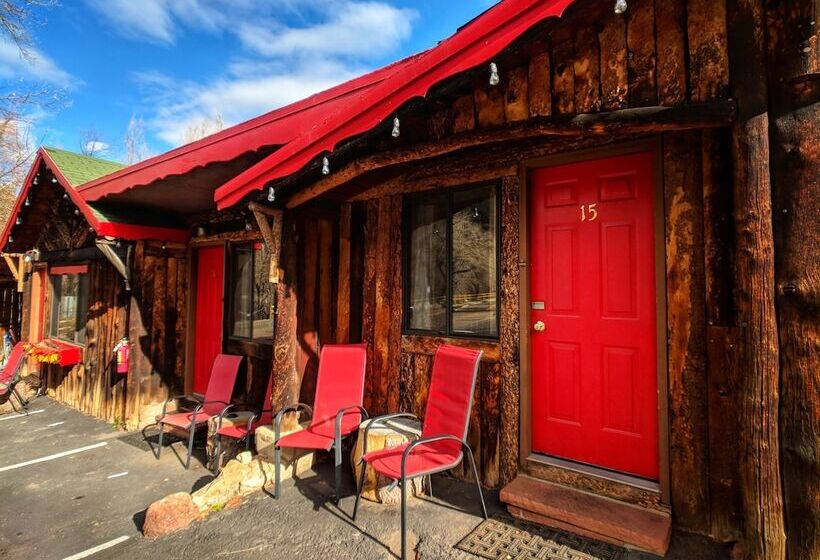 Номер Стандарт, Foot Of The Mountain Motel