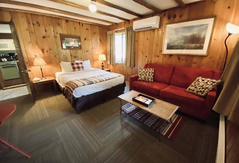 Люкс, Foot Of The Mountain Motel