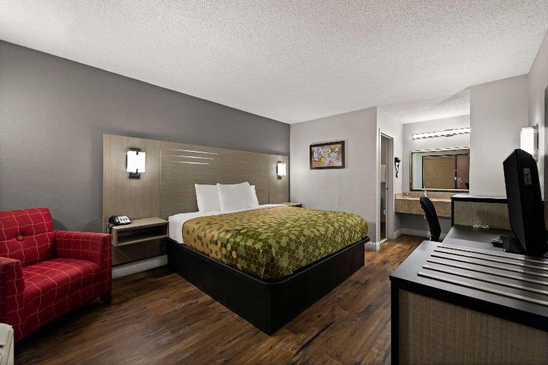 带大床的标准间, Econo Lodge