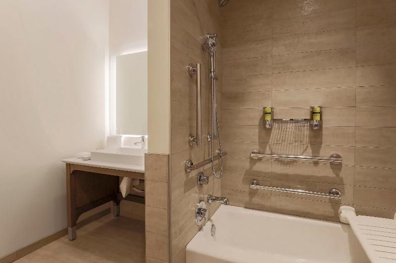 סטודיו סטנדרט, מיטה זוגית, Element Ontario Rancho Cucamonga