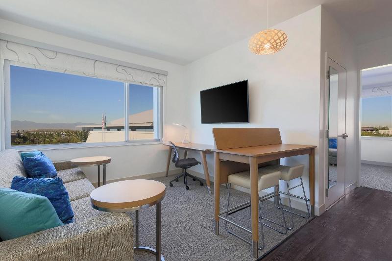 חדר סטנדרט עם מיטת קינג, Element Ontario Rancho Cucamonga