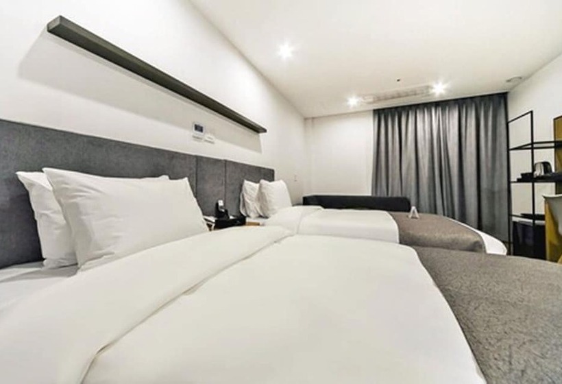 Номер Deluxe, Noblestay