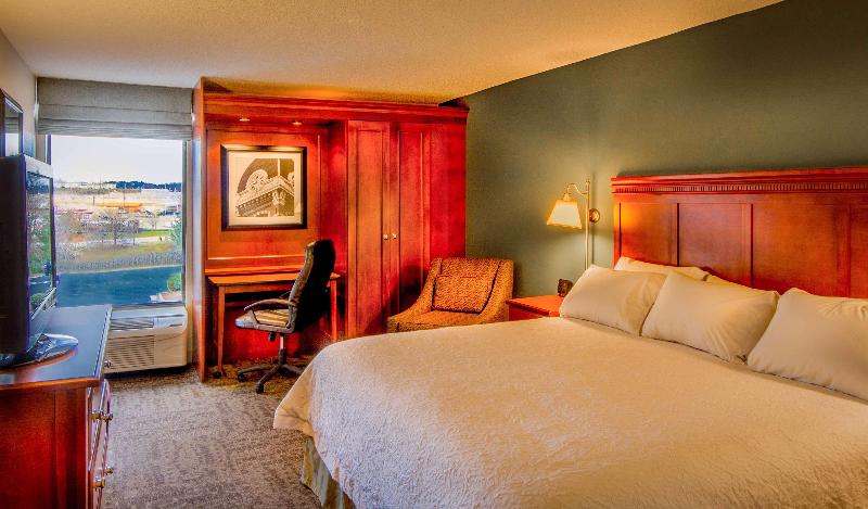 带大床的标准间, Hampton Inn Washington