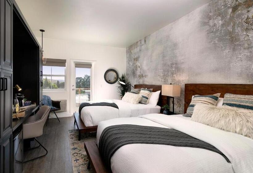 Номер Deluxe, Wine Stone Inn