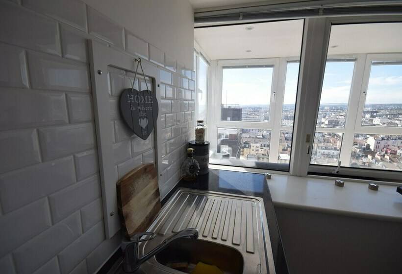 Апартаменты Пентхаус 2 Спальни, Isabella Penthouse 15th Floor, Seafront