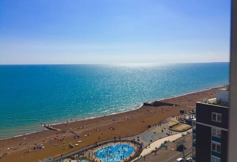 Апартаменты Пентхаус 2 Спальни, Isabella Penthouse 15th Floor, Seafront