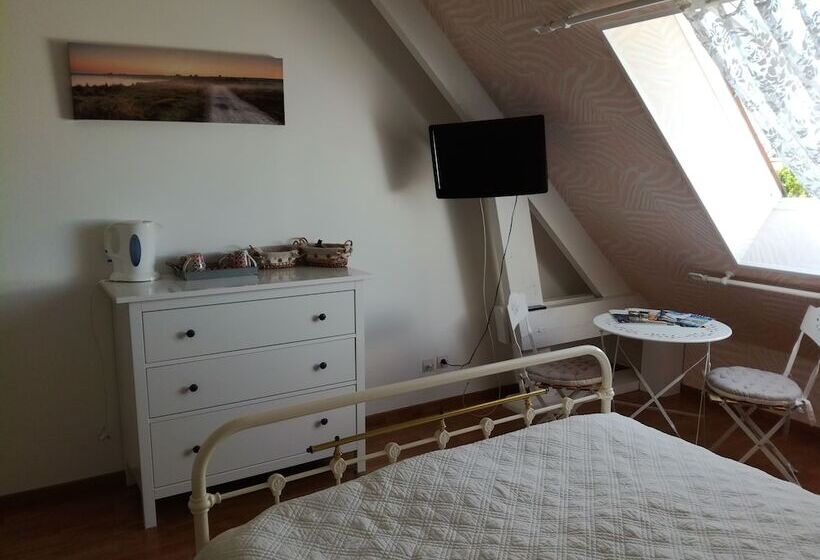 اتاق استاندارد, Chambre Rose Blanche