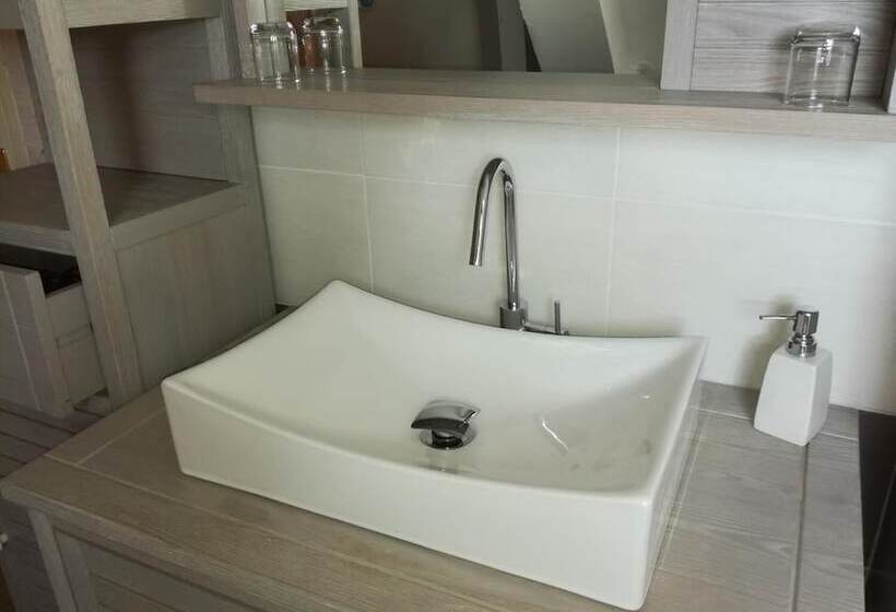 اتاق استاندارد, Chambre Rose Blanche