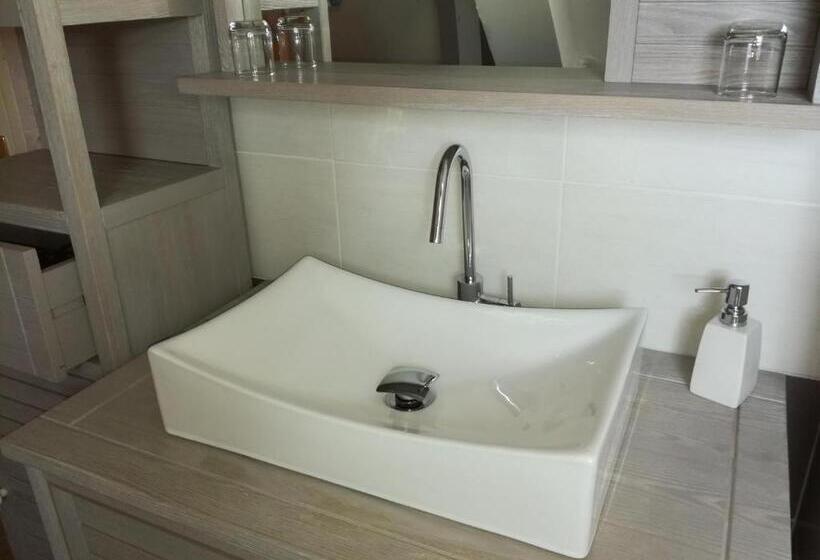 اتاق استاندارد, Chambre Rose Blanche