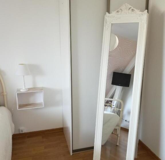 اتاق استاندارد, Chambre Rose Blanche