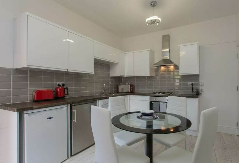 Quarto Superior, Townhouse Plus @ Westminster Street Crewe