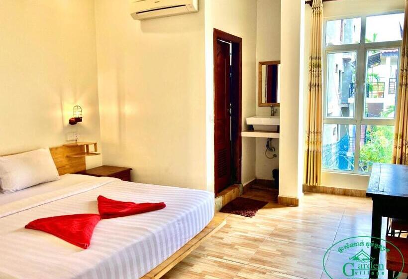 اتاق لوکس, Garden Village Guesthouse & Pool Bar