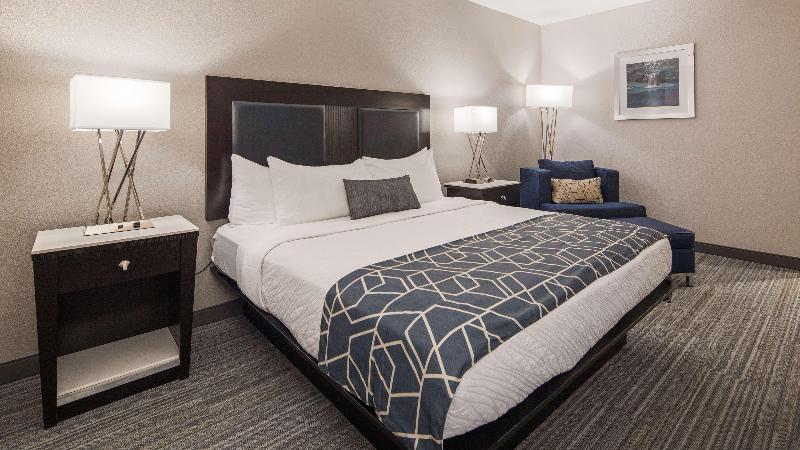 Люкс Кровать Кинг, Best Western Plus Wilkes Barrescranton Airport