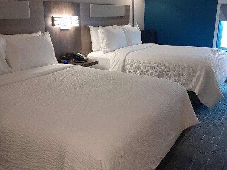 Номер Стандарт, Holiday Inn Express   Rensselaer, An Ihg