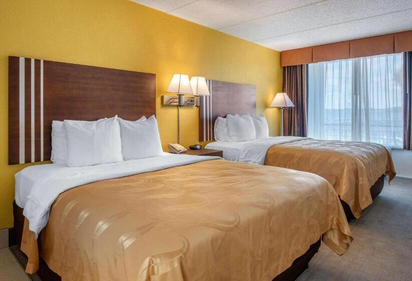 带2个双人床的标准工作室, Quality Inn And Suites Palatka Riverfront