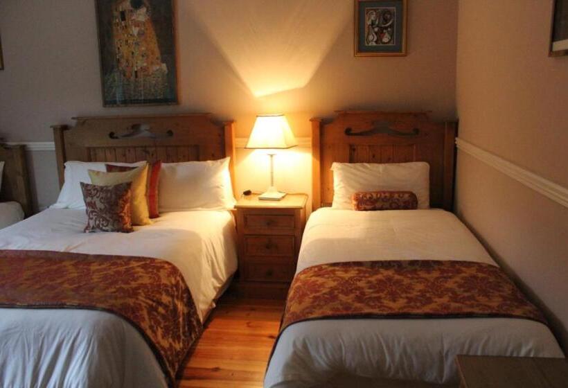 اتاق خانوادگی, Adare Country House