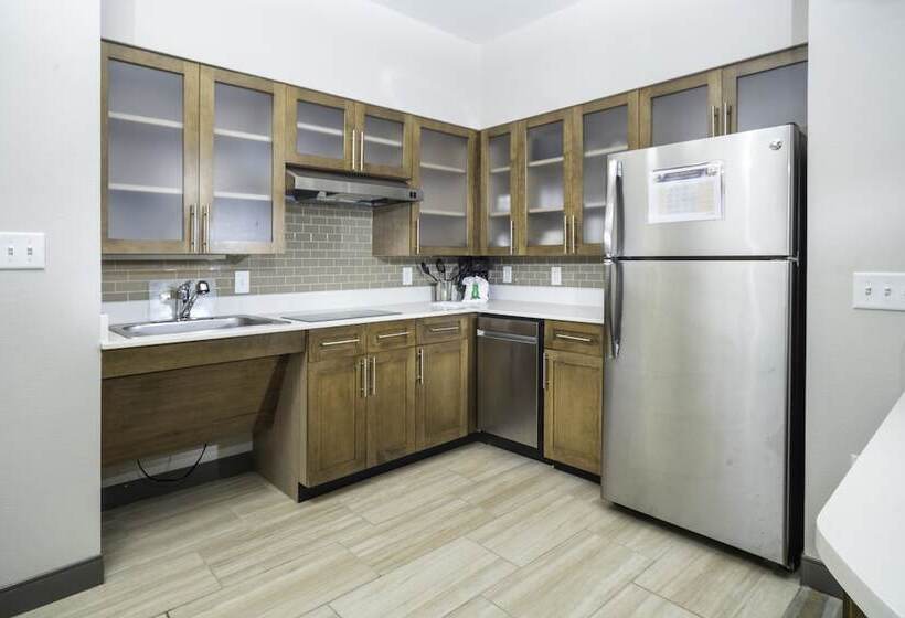 Люкс Адаптированный для Инвалидов, Staybridge Suites   Summerville, An Ihg