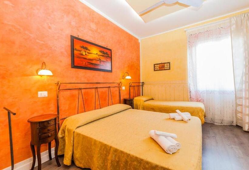 اتاق راحتی سه تخته, Albergo Della Corte