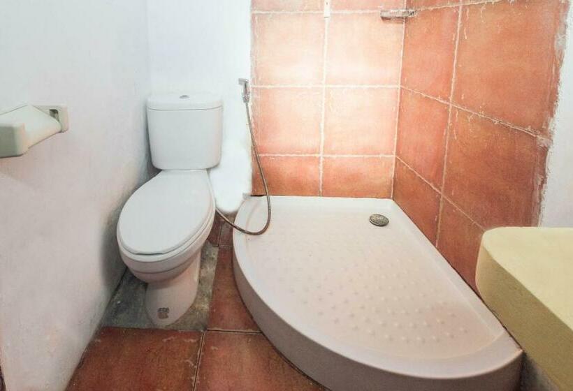 Quarto Deluxe, Oyo 1688 Collin Beach