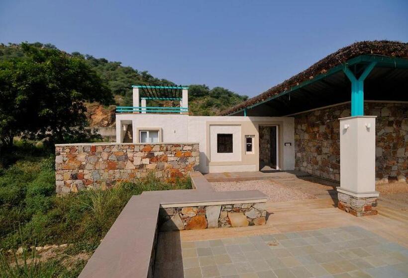 اتاق خانوادگی, Trees N Tigers Luxury Wildlife Lodge